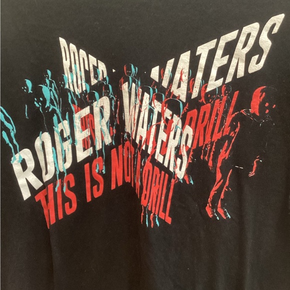 Roger Waters graphic tee. This Is Not a Drill 2023 concert tour. - Picture 2 of 5